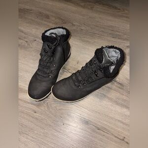 JBU — Black Booties